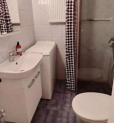 Appartement Spacious Near The Center Of *